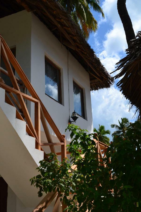 Bed and Breakfast Ocean Boho House Джамбіані Номер фото